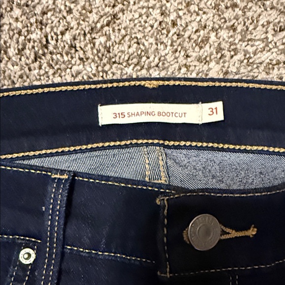 Levi's Women's 315 Shaping Bootcut Jeans - Picture 4 of 5